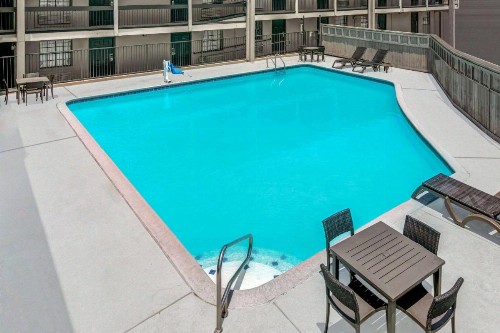 La Quinta Inn by Wyndham Austin University Area - image 35