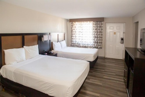 La Quinta Inn by Wyndham Austin University Area - image 37