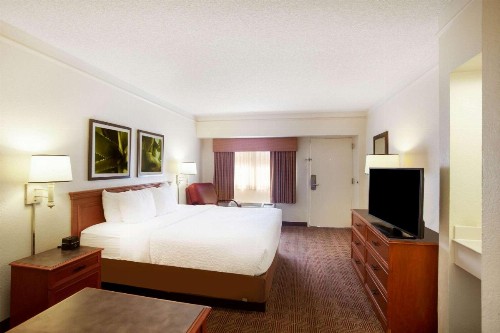 La Quinta Inn by Wyndham Austin Capitol / Downtown - image 17