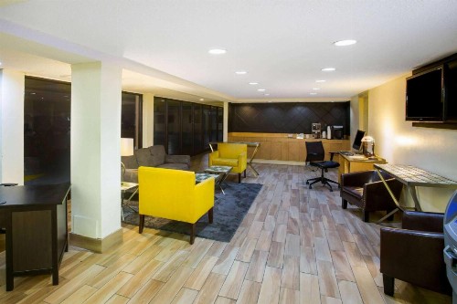 La Quinta Inn by Wyndham Austin Capitol / Downtown - image 20