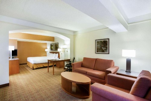 La Quinta Inn by Wyndham Austin Capitol / Downtown - image 23