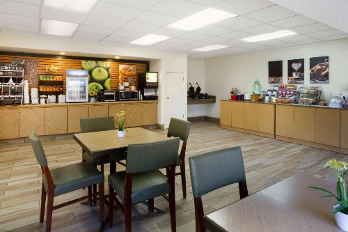 La Quinta Inn by Wyndham Austin Capitol / Downtown - image 24