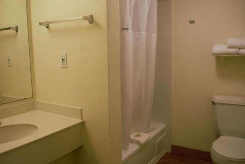La Quinta Inn by Wyndham Austin Capitol / Downtown - image 30