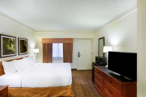 La Quinta Inn by Wyndham Austin Capitol / Downtown - image 34