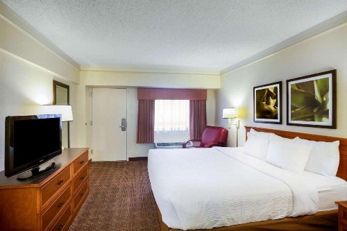La Quinta Inn by Wyndham Austin Capitol / Downtown - image 7