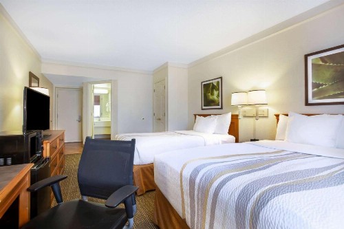 La Quinta Inn by Wyndham Austin Capitol / Downtown - image 9