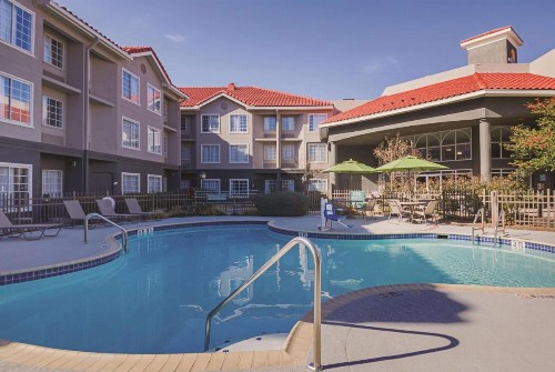 La Quinta by Wyndham Austin at The Domain - image 3