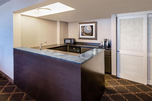 Austin Southpark Hotel - image 21