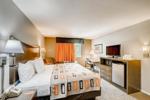 Orangewood Inn and Suites Midtown - image 19