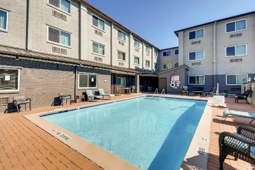 Orangewood Inn and Suites Midtown - image 44