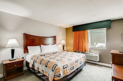 Orangewood Inn and Suites Midtown - image 49