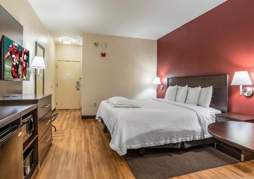 Red Roof Inn PLUS+ Austin South - image 13