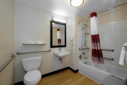 Red Roof Inn PLUS+ Austin South - image 17