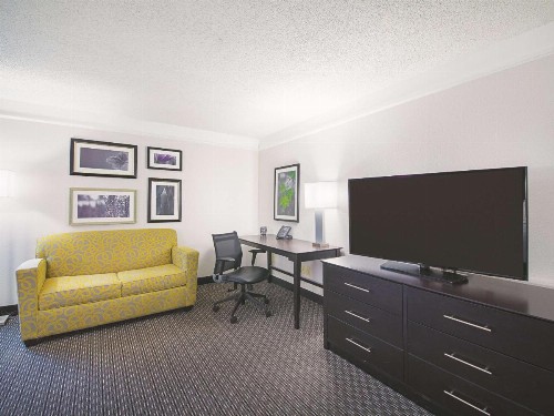 La Quinta by Wyndham Austin Round Rock - image 22