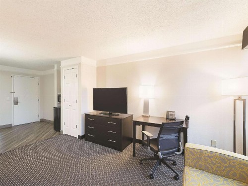 La Quinta by Wyndham Austin Round Rock - image 28