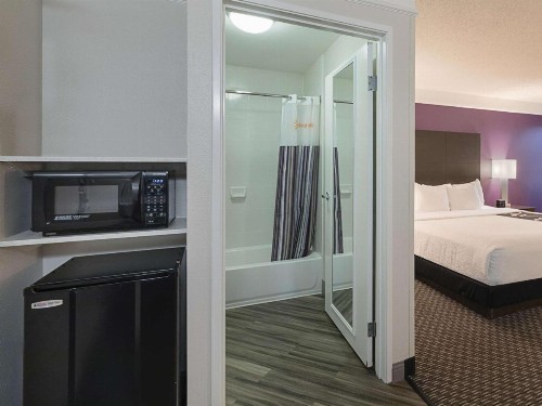 La Quinta by Wyndham Austin Round Rock - image 30