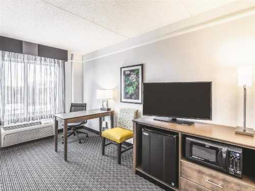La Quinta by Wyndham Austin Airport - image 15