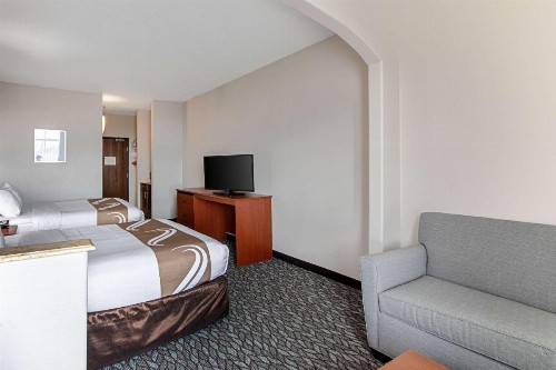 Quality Suites - image 17