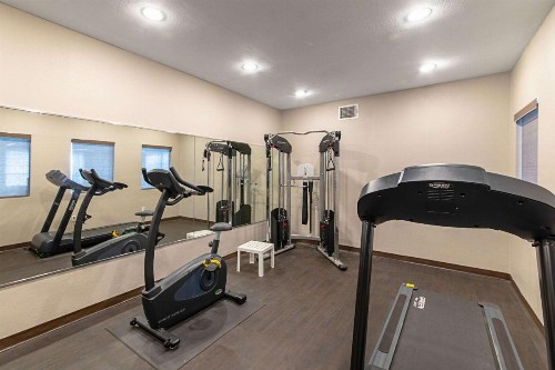 Quality Suites - image 18