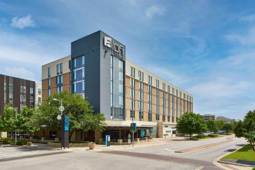 Aloft Austin At The Domain - image 37