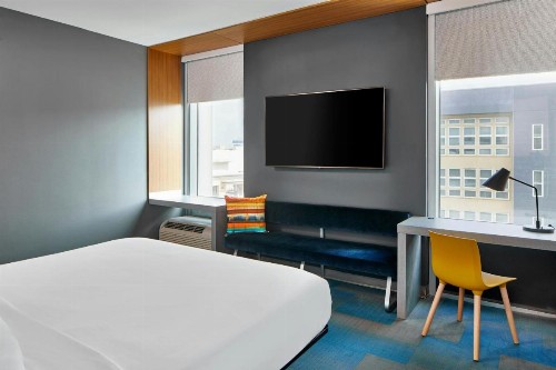 Aloft Austin At The Domain - image 9