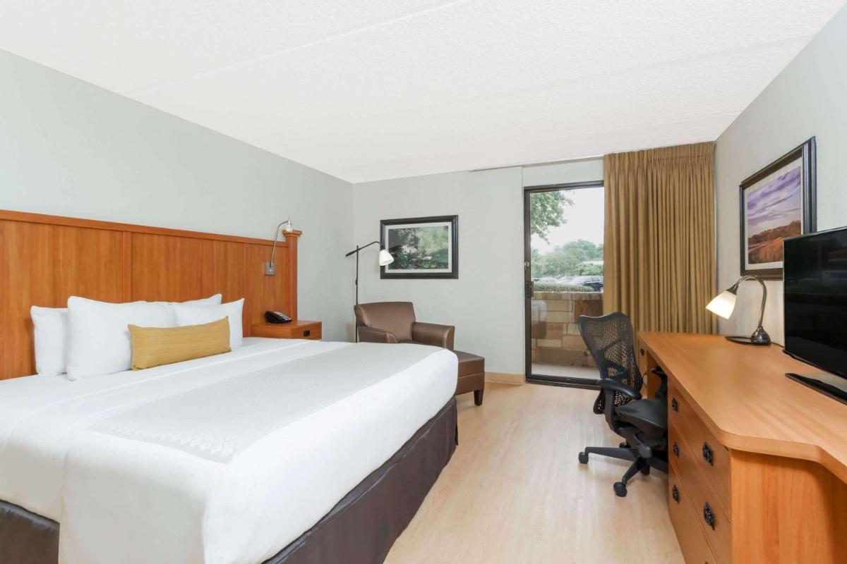 Wyndham Garden Austin - main image