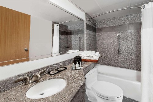 Wyndham Garden Austin - image 33