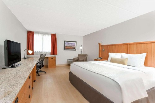 Wyndham Garden Austin - image 5