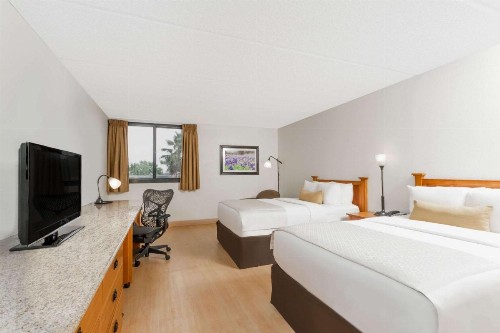 Wyndham Garden Austin - image 9
