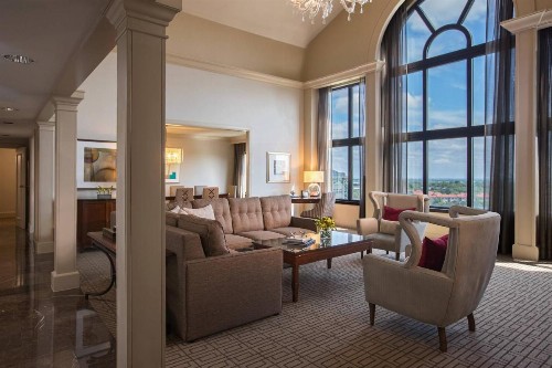 Renaissance Austin Hotel - image 17