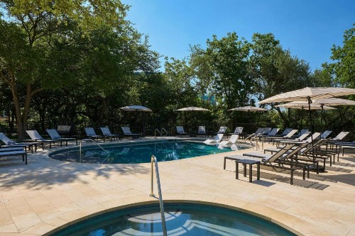 Renaissance Austin Hotel - image 22