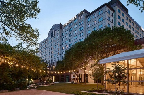 Renaissance Austin Hotel - image 9