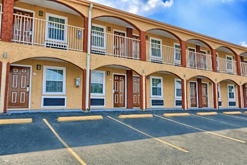 Travelodge by Wyndham Austin South - image 10