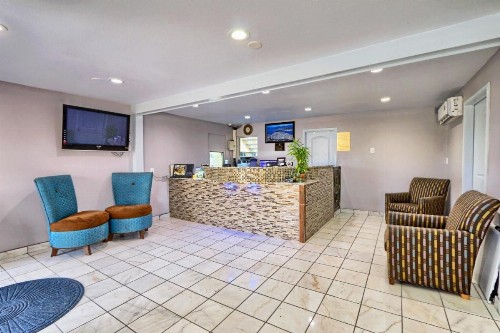 Travelodge by Wyndham Austin South - image 3