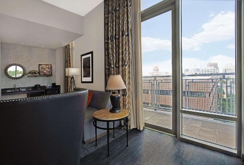 Hampton Inn and Suites Austin University Capitol - image 22