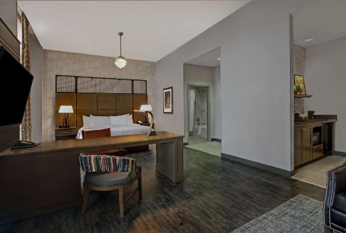 Hampton Inn and Suites Austin University Capitol - image 28