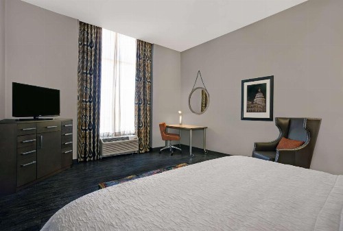 Hampton Inn and Suites Austin University Capitol - image 29