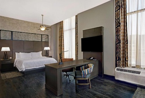 Hampton Inn and Suites Austin University Capitol - image 35