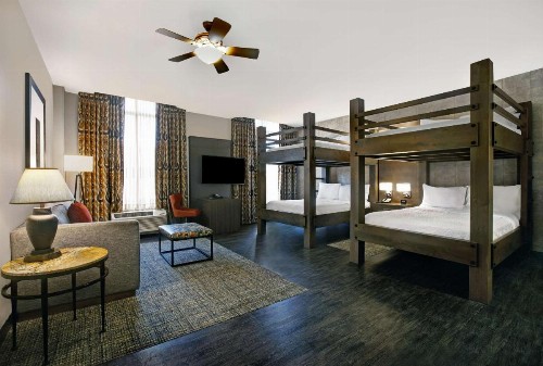 Hampton Inn and Suites Austin University Capitol - image 48