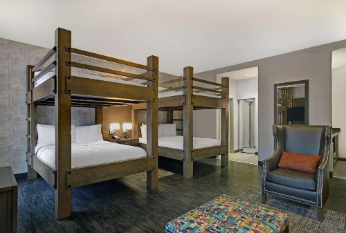Hampton Inn and Suites Austin University Capitol - image 50