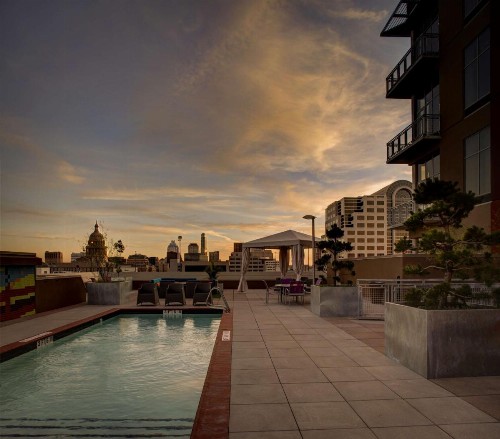 Hampton Inn and Suites Austin University Capitol - image 9