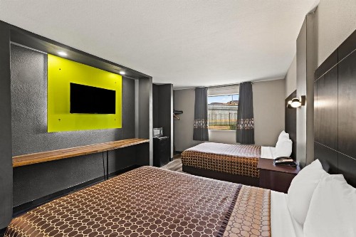 Rodeway Inn and Suites Austin - image 15
