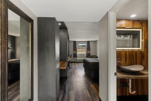 Rodeway Inn and Suites Austin - image 6