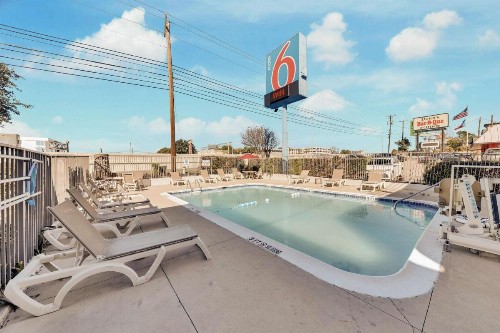 Motel 6-Austin TX - South - Airport