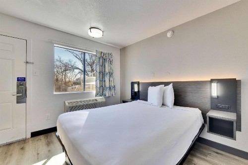 Motel 6-Austin TX - South - Airport - image 11