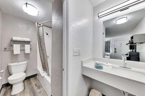 Motel 6-Austin TX - South - Airport - image 42
