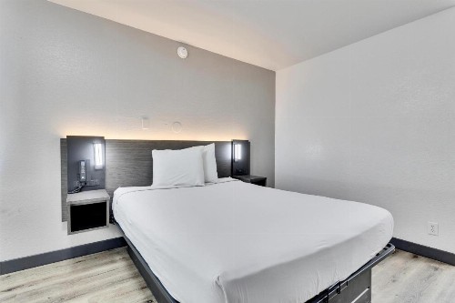 Motel 6-Austin TX - South - Airport - image 7