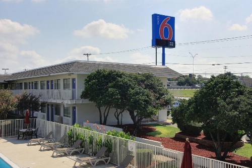 Motel 6-Austin TX - North - image 10