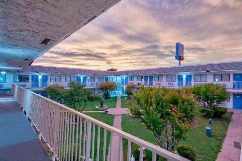 Motel 6-Austin TX - North - image 17