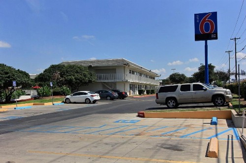 Motel 6-Austin TX - North - image 2
